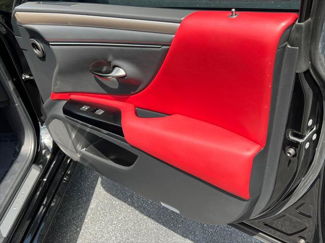 Certified 2023 Lexus ES 350 F Sport w/ Accessory Package (Z2) FWD image 14