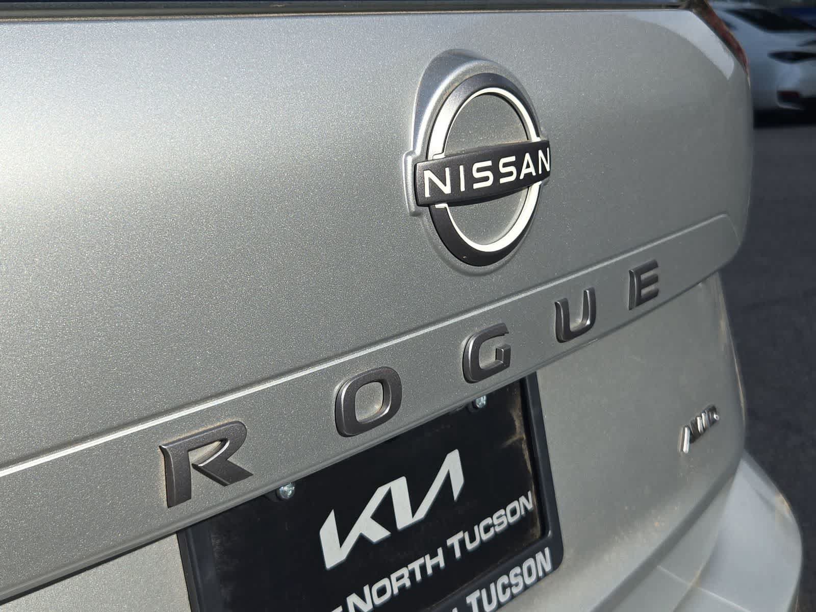 Used 2025 Nissan Rogue SV AWD/4WD image 13