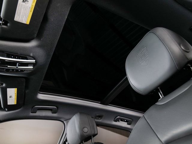 Certified 2023 Porsche Cayenne Platinum Edition image 26