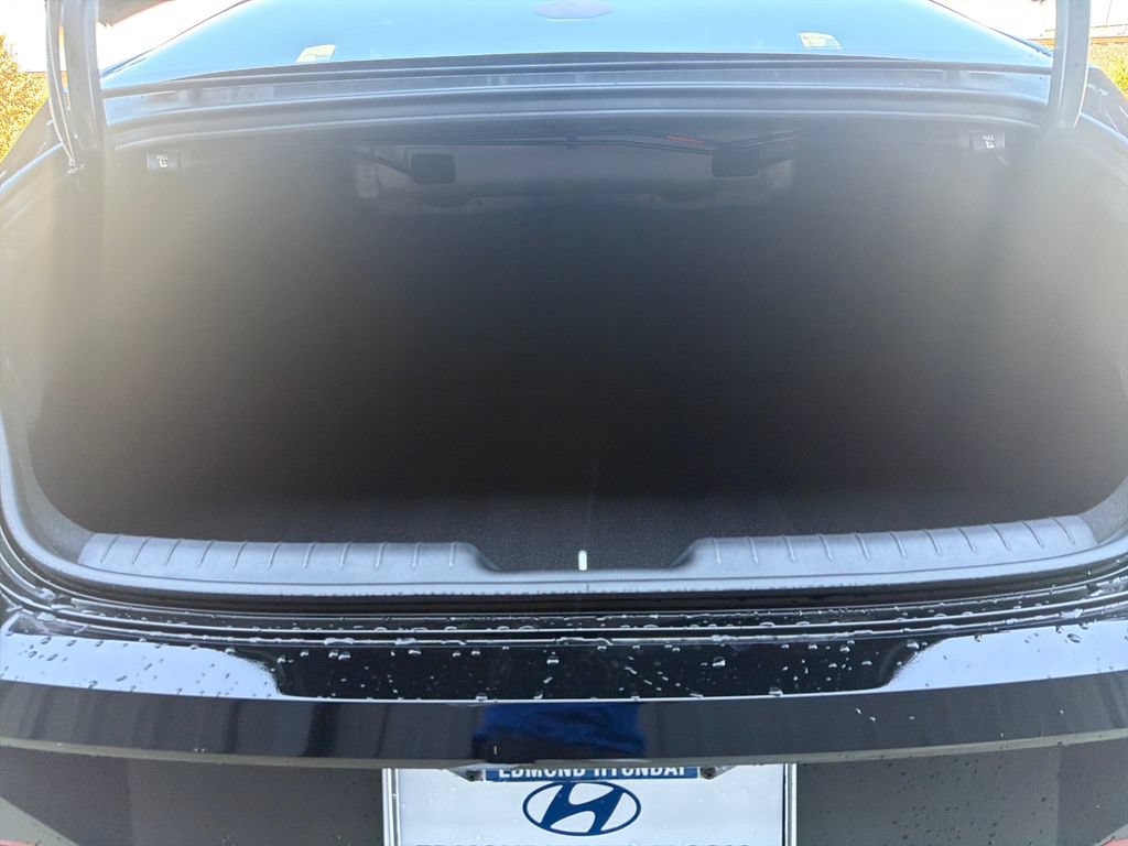 New 2026 Hyundai Elantra SEL Sport FWD image 31