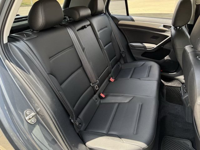 Used 2017 Volkswagen Golf SE FWD image 28