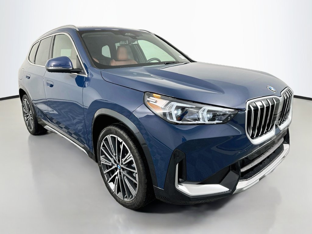 New 2027 BMW X1 xDrive28i w/ Technology Package AWD/4WD image 3