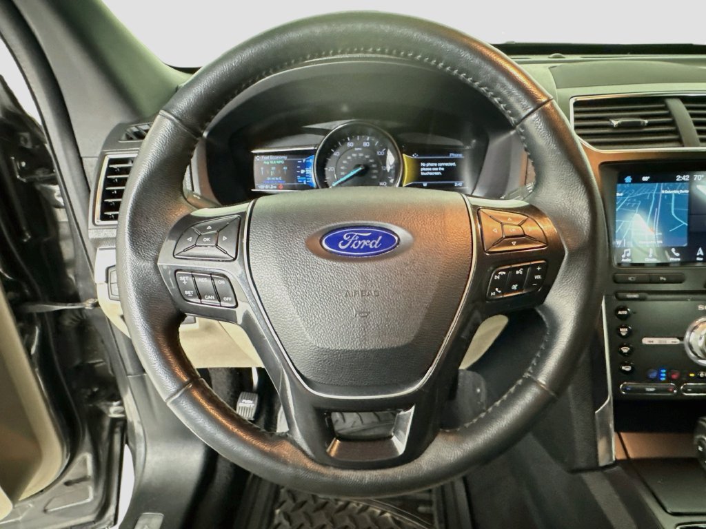 Used 2019 Ford Explorer Limited w/ Class III Trailer Tow Package AWD/4WD image 12