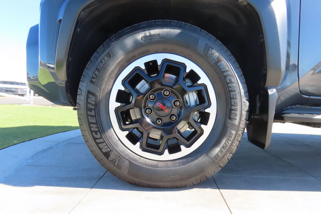 Used 2025 Toyota 4Runner TRD Off-Road image 31