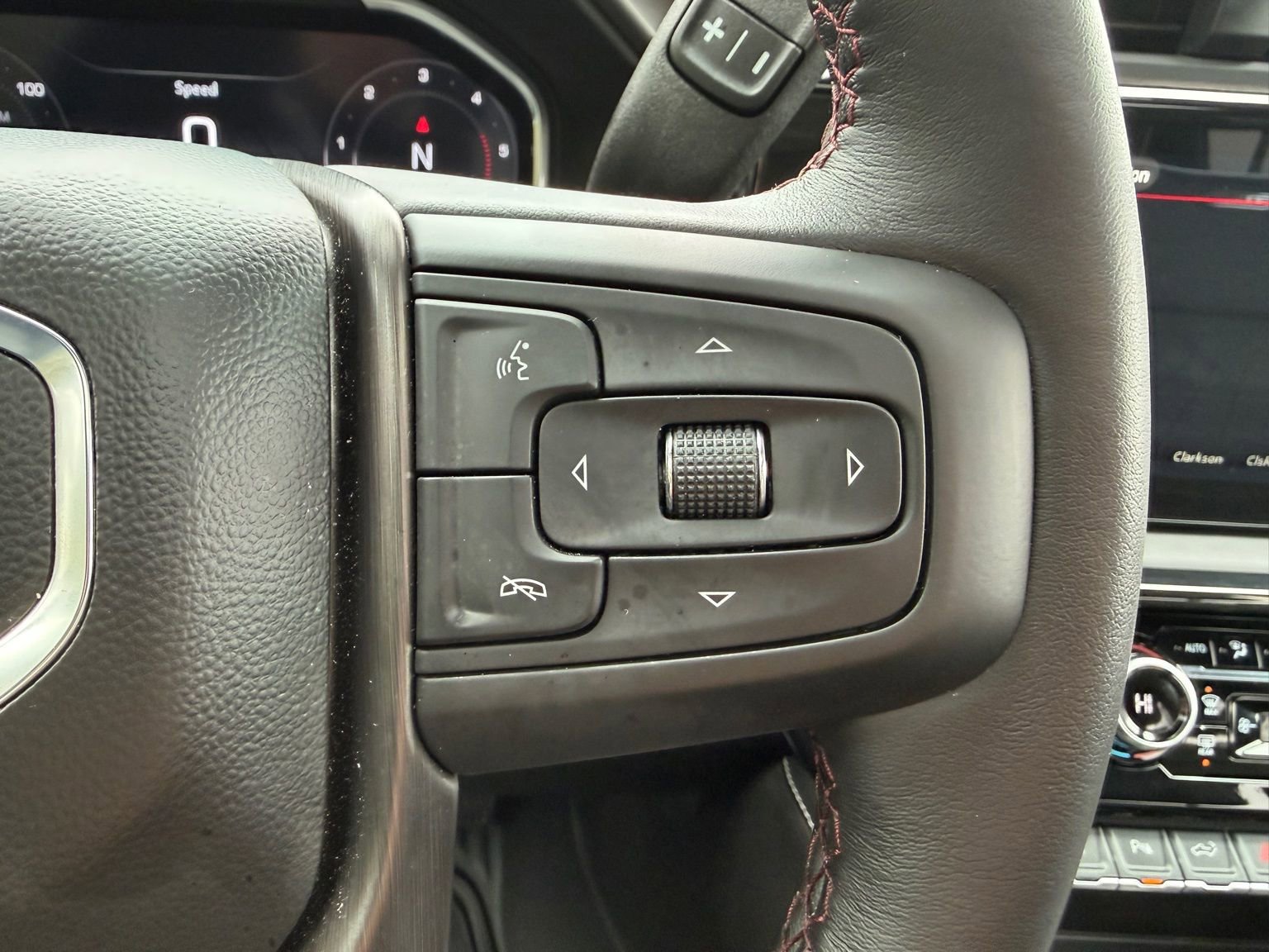 Used 2025 GMC Sierra 2500 AT4X image 15