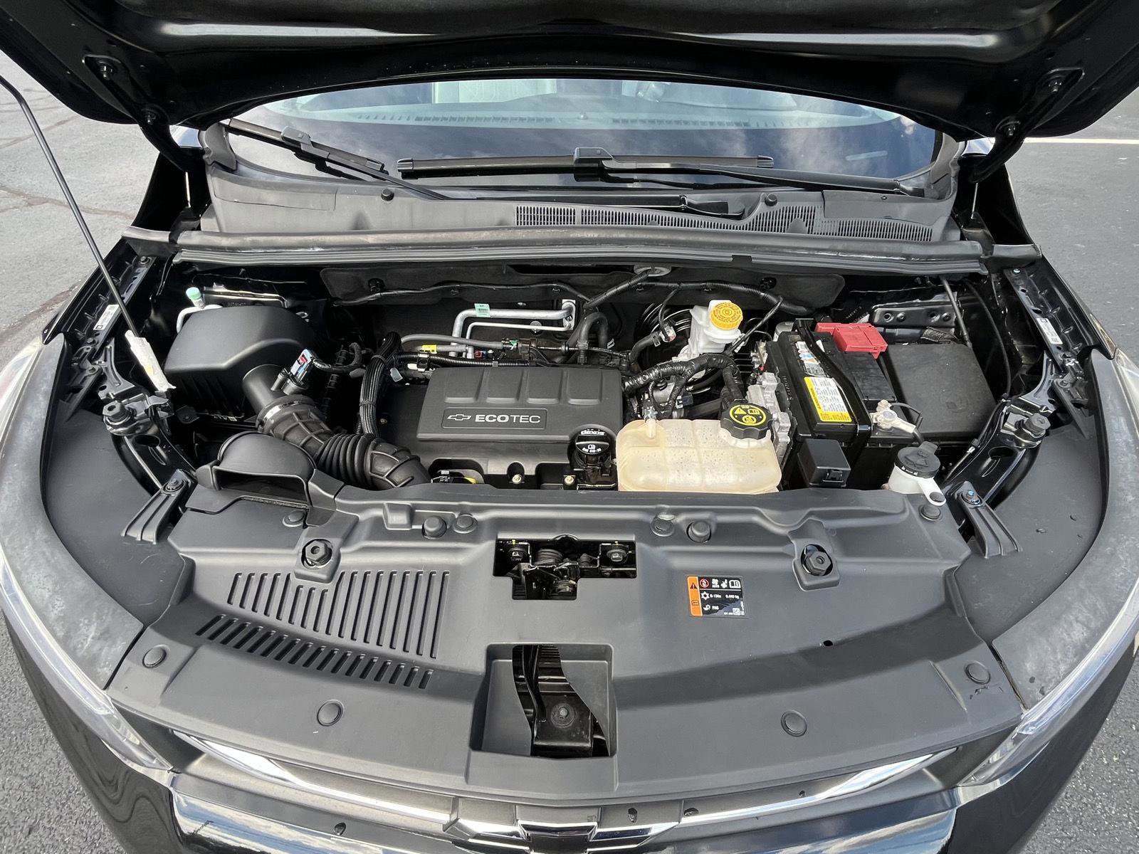 Used 2020 Chevrolet Trax LT w/ LT Convenience Package image 27