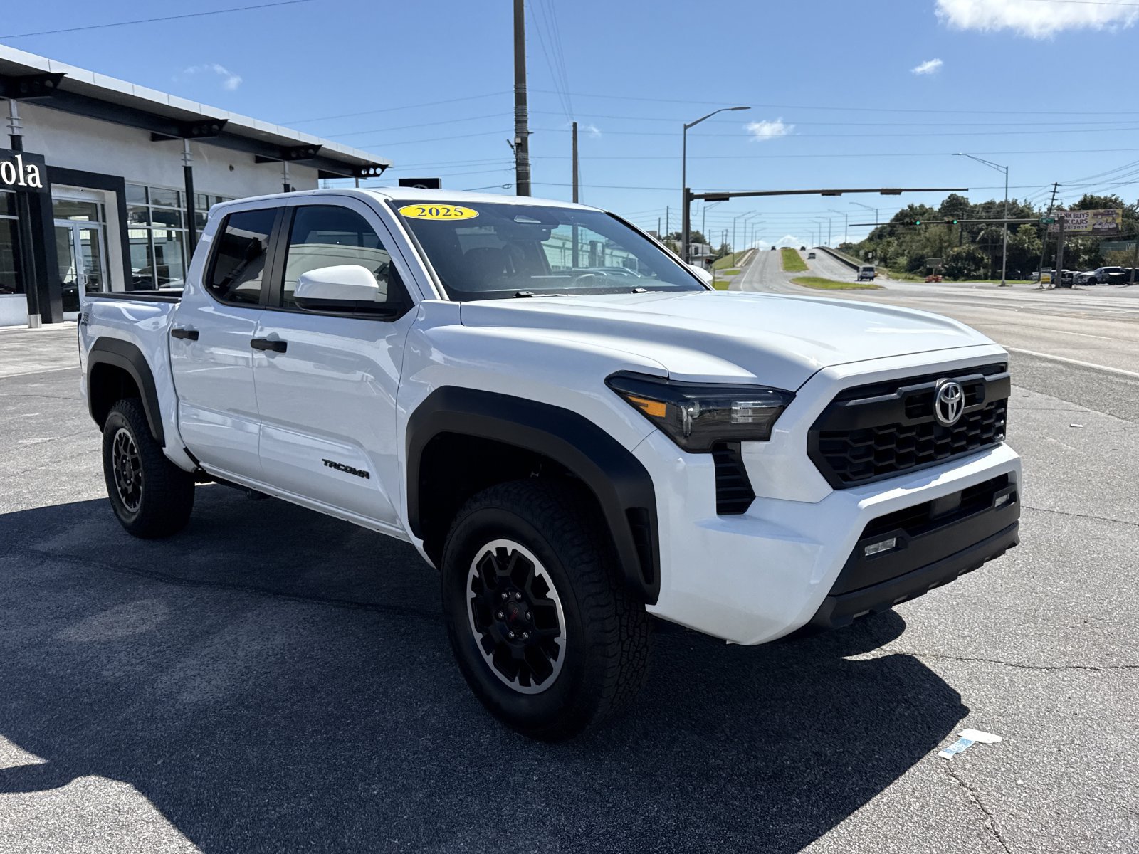 Used 2025 Toyota Tacoma TRD Off-Road AWD/4WD image 7