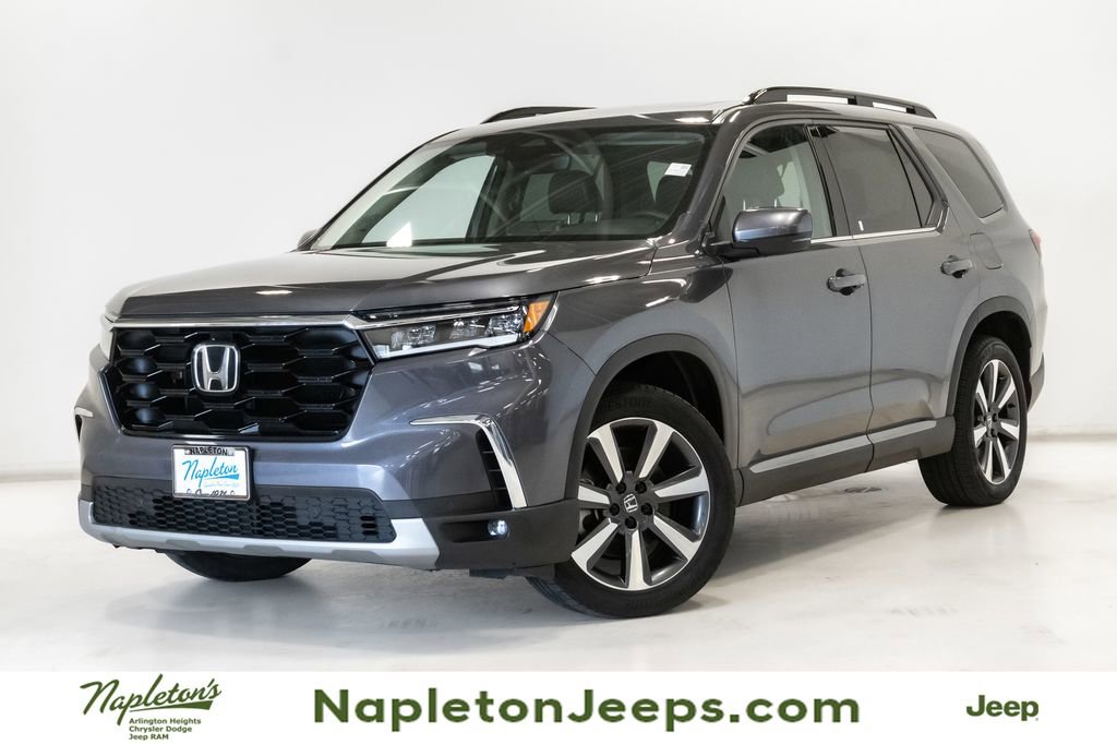 Used 2024 Honda Pilot Touring image 1