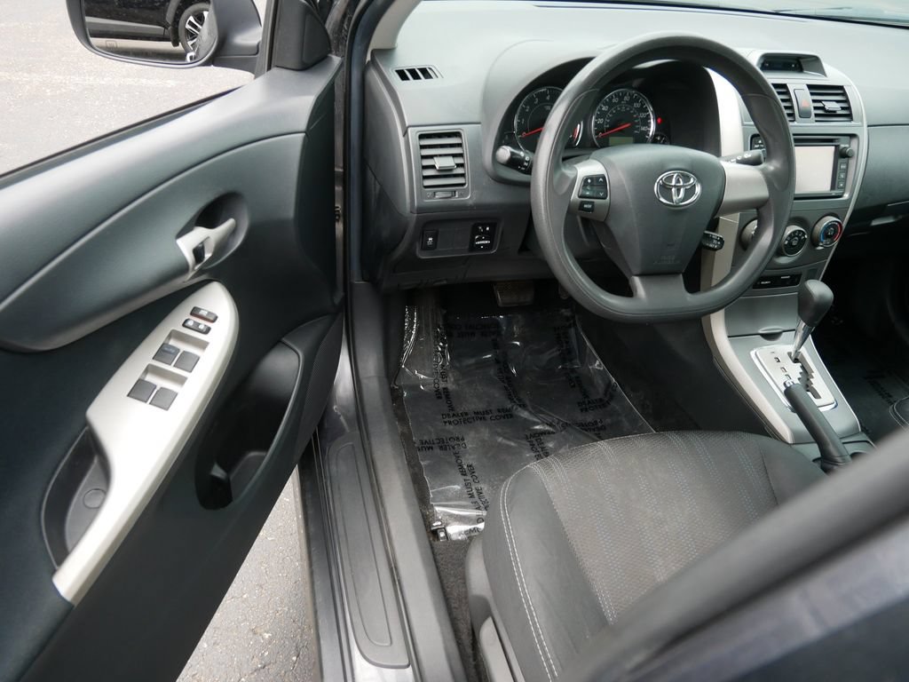 Used 2013 Toyota Corolla S w/ Premium Pkg FWD image 12