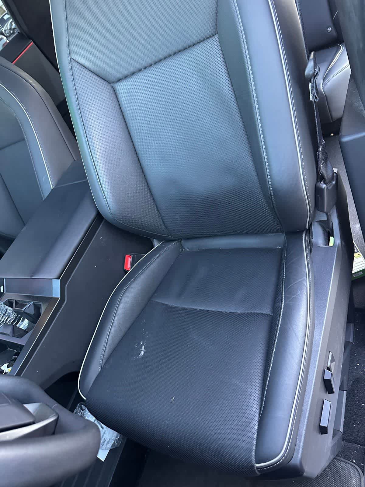 Used 2025 Tesla Cybertruck AWD Crew Cab image 14