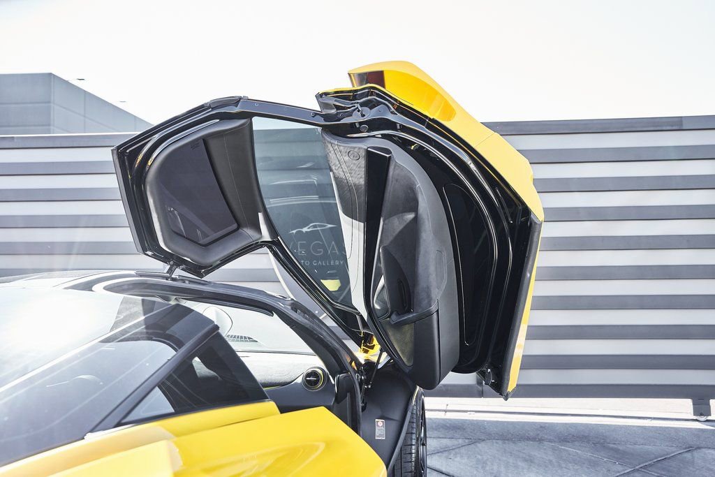 Used 2019 McLaren 720S RWD image 28