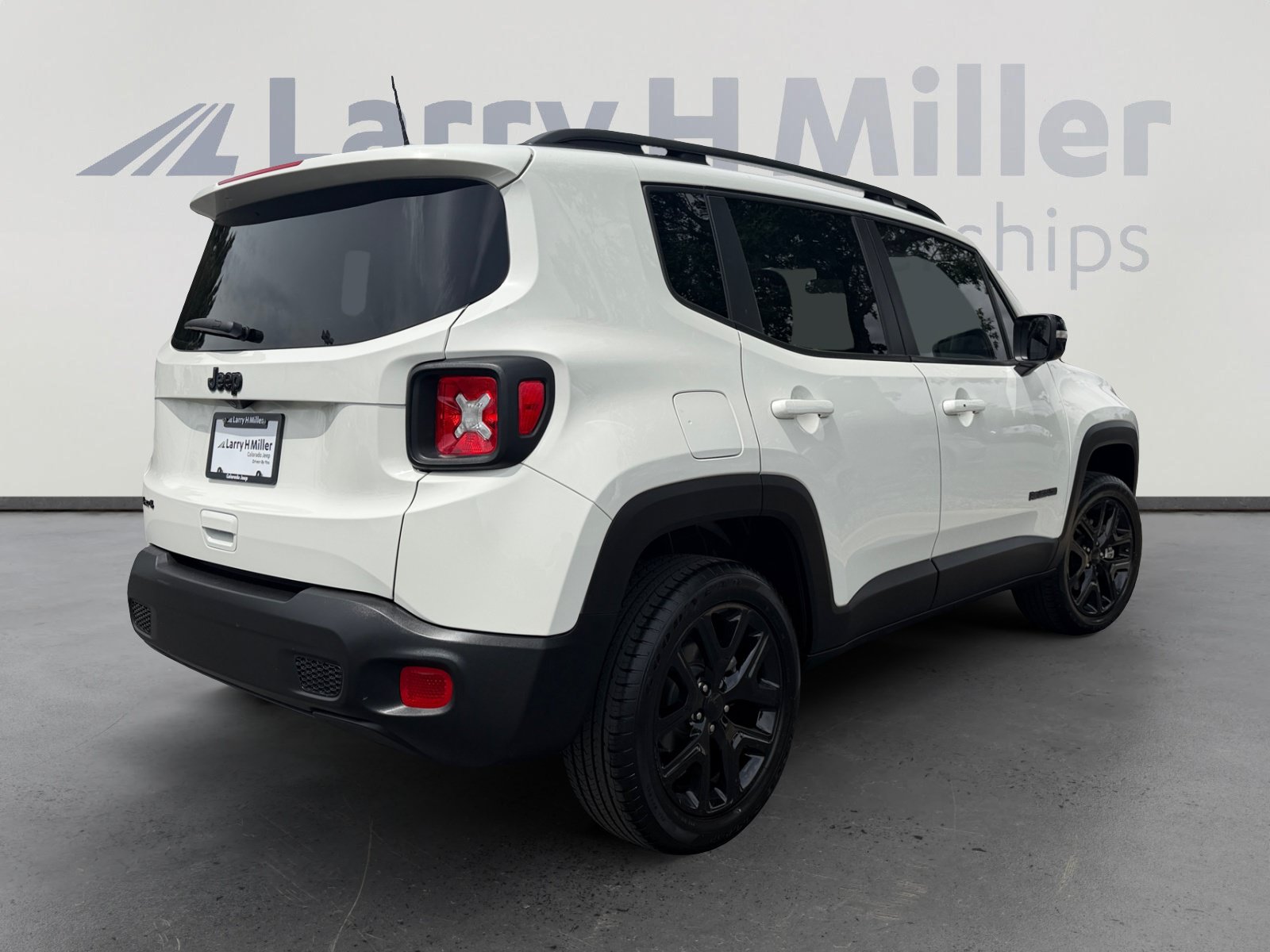 Used 2023 Jeep Renegade Altitude AWD/4WD image 5