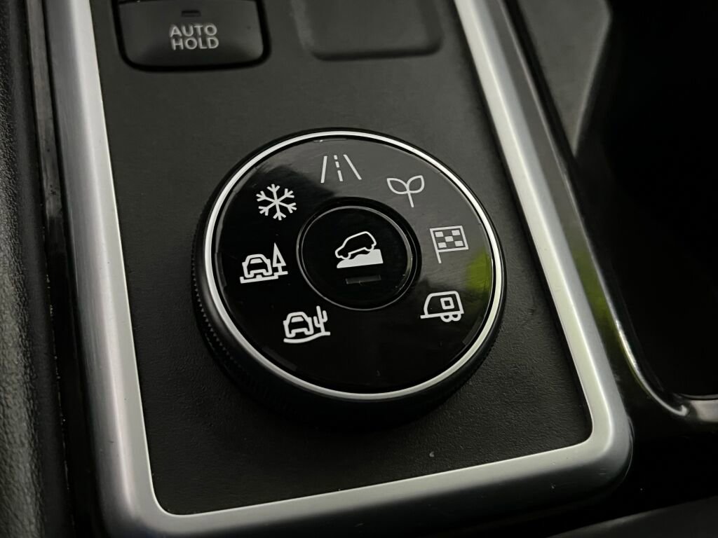 Used 2022 Nissan Pathfinder SL image 15