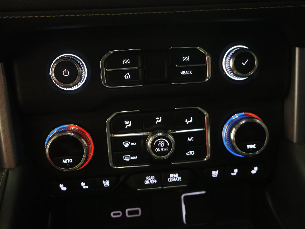 Used 2021 GMC Yukon SLT AWD/4WD image 26