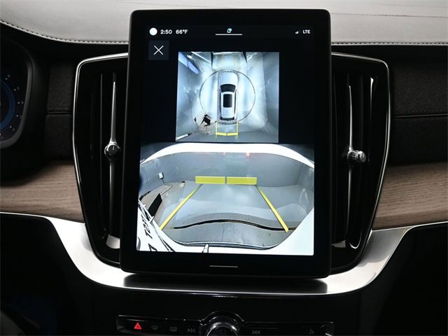 Used 2025 Volvo XC90 B5 Plus w/ Protection Package Premier image 12