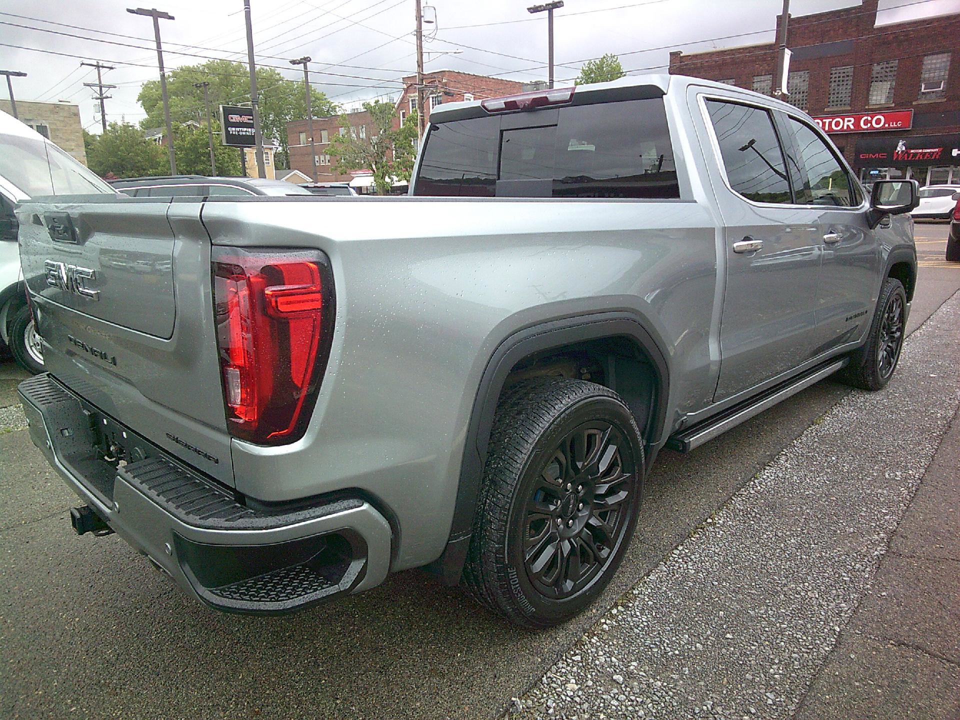 Used 2023 GMC Sierra 1500 Denali Ultimate image 6