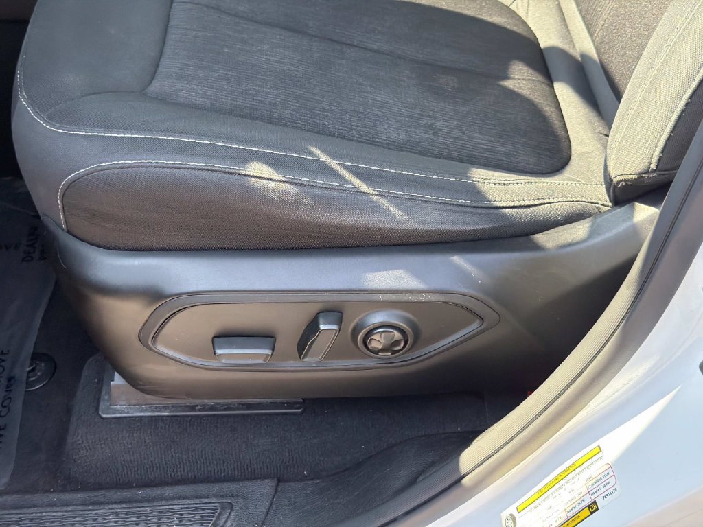 Used 2023 Jeep Grand Cherokee L Laredo RWD image 22