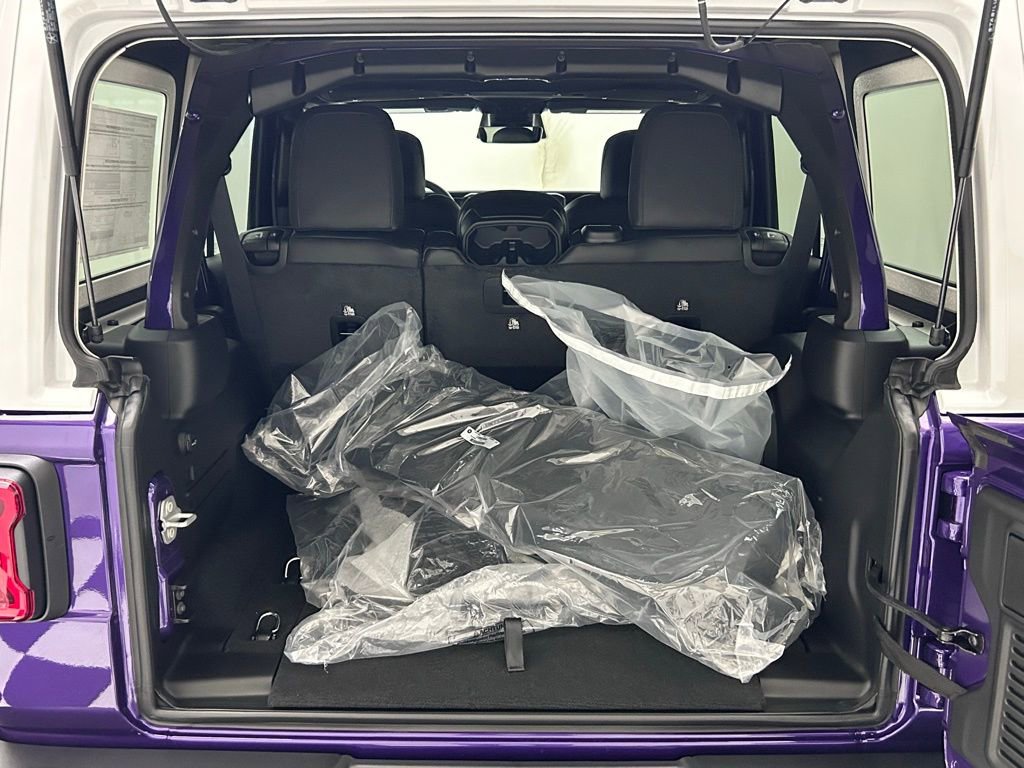 New 2026 Jeep Wrangler Unlimited Rubicon AWD/4WD image 9