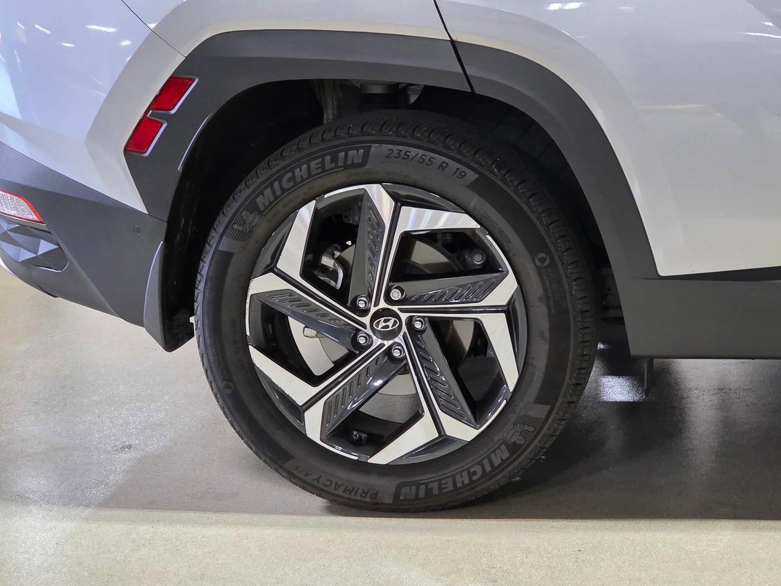 Used 2024 Hyundai Tucson Limited AWD/4WD image 9