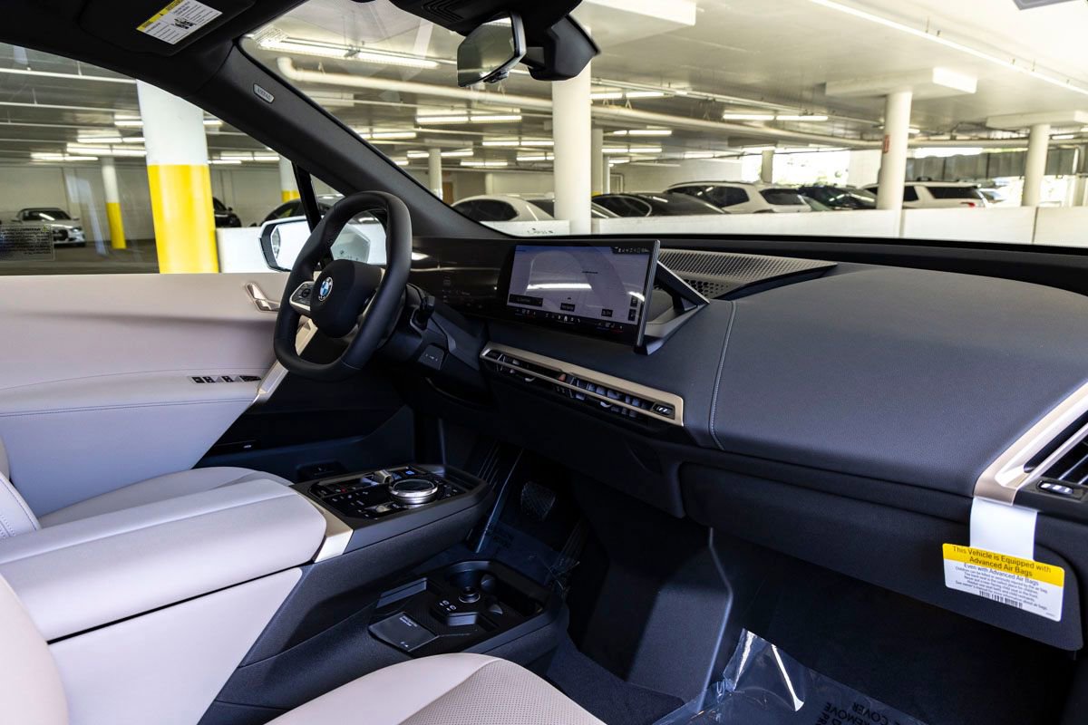 New 2026 BMW iX xDrive45 image 27