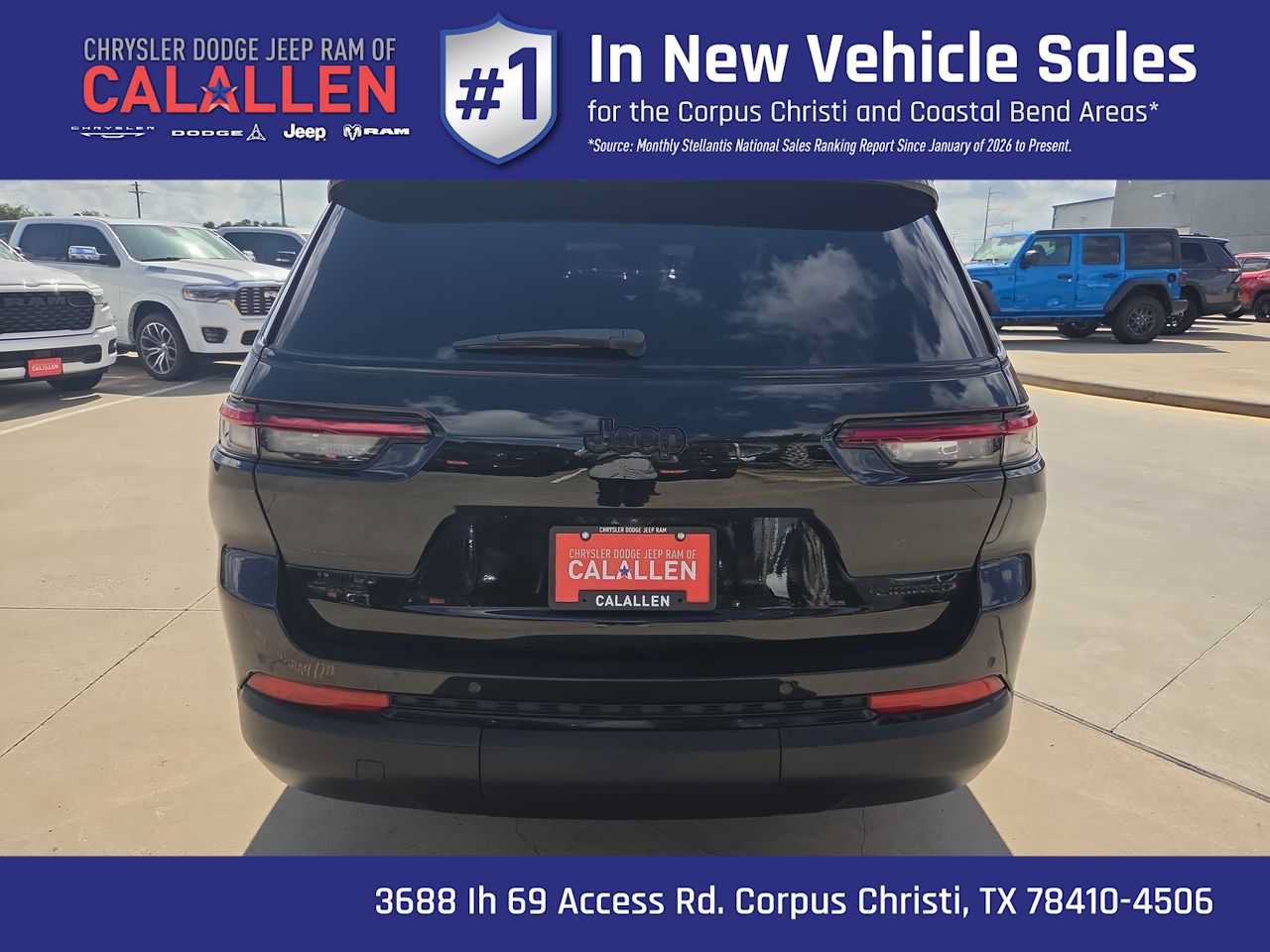 Used 2024 Jeep Grand Cherokee L Limited w/ Black Appearance Package AWD/4WD image 13
