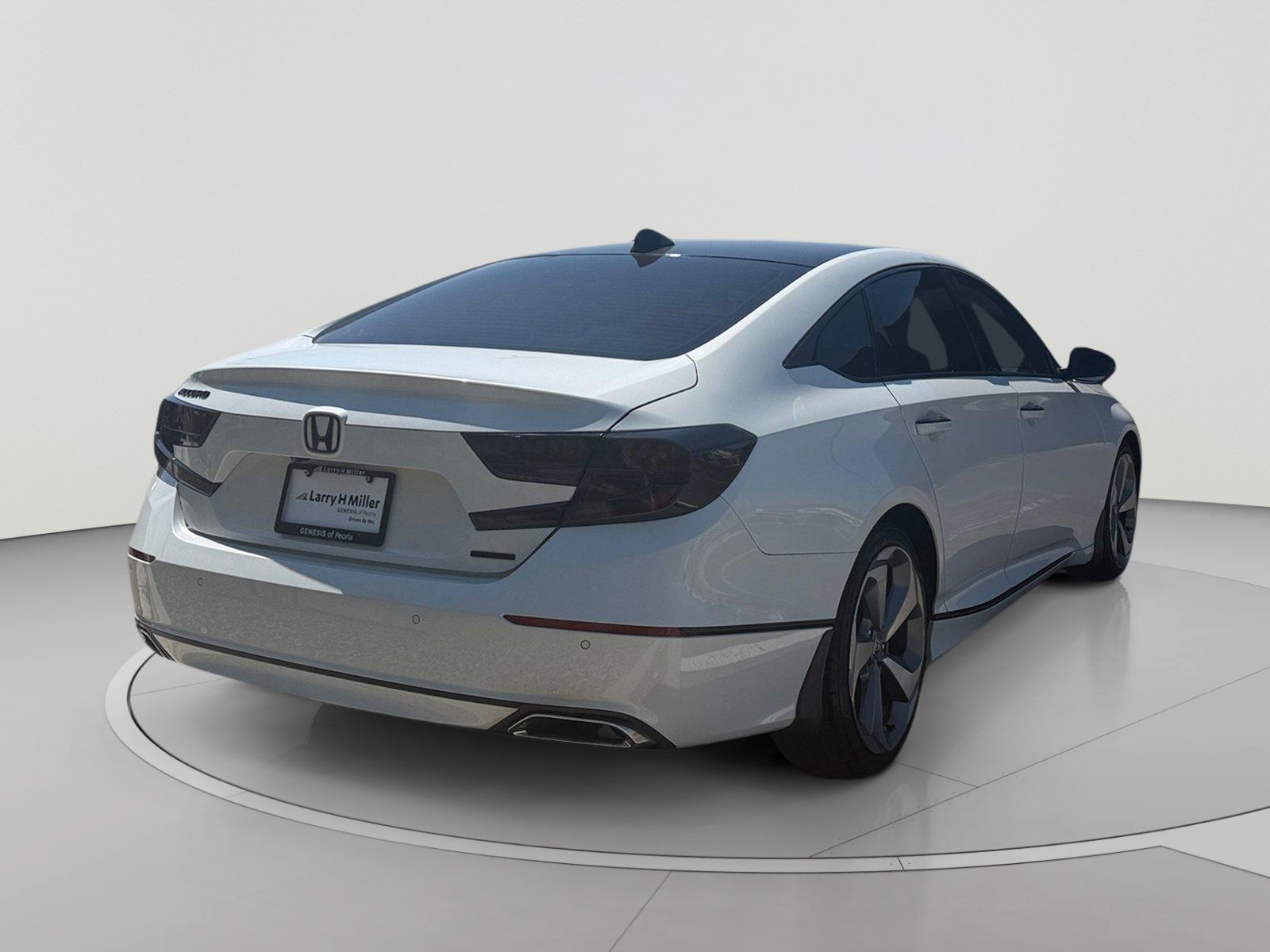 Used 2018 Honda Accord Touring image 5