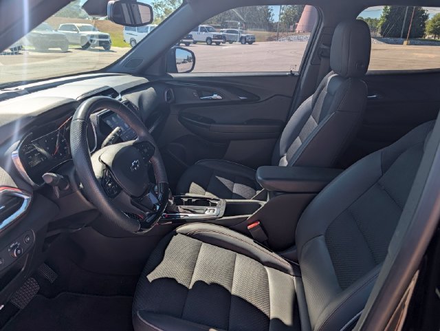Used 2023 Chevrolet TrailBlazer RS w/ Convenience Package FWD image 9