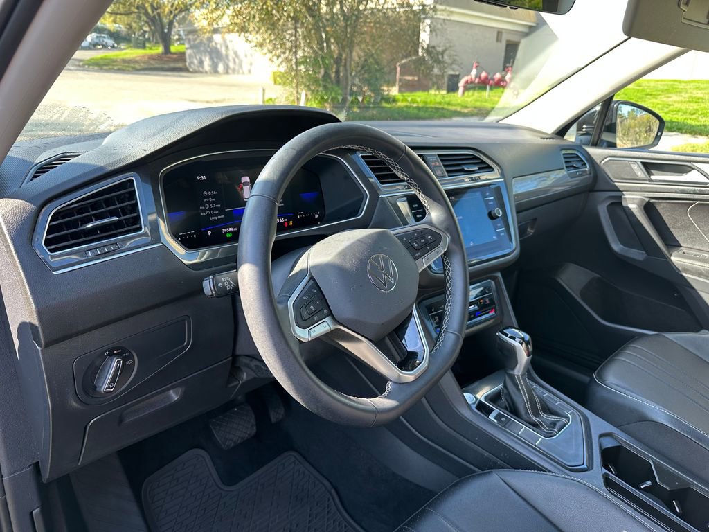 Used 2023 Volkswagen Tiguan SE image 25