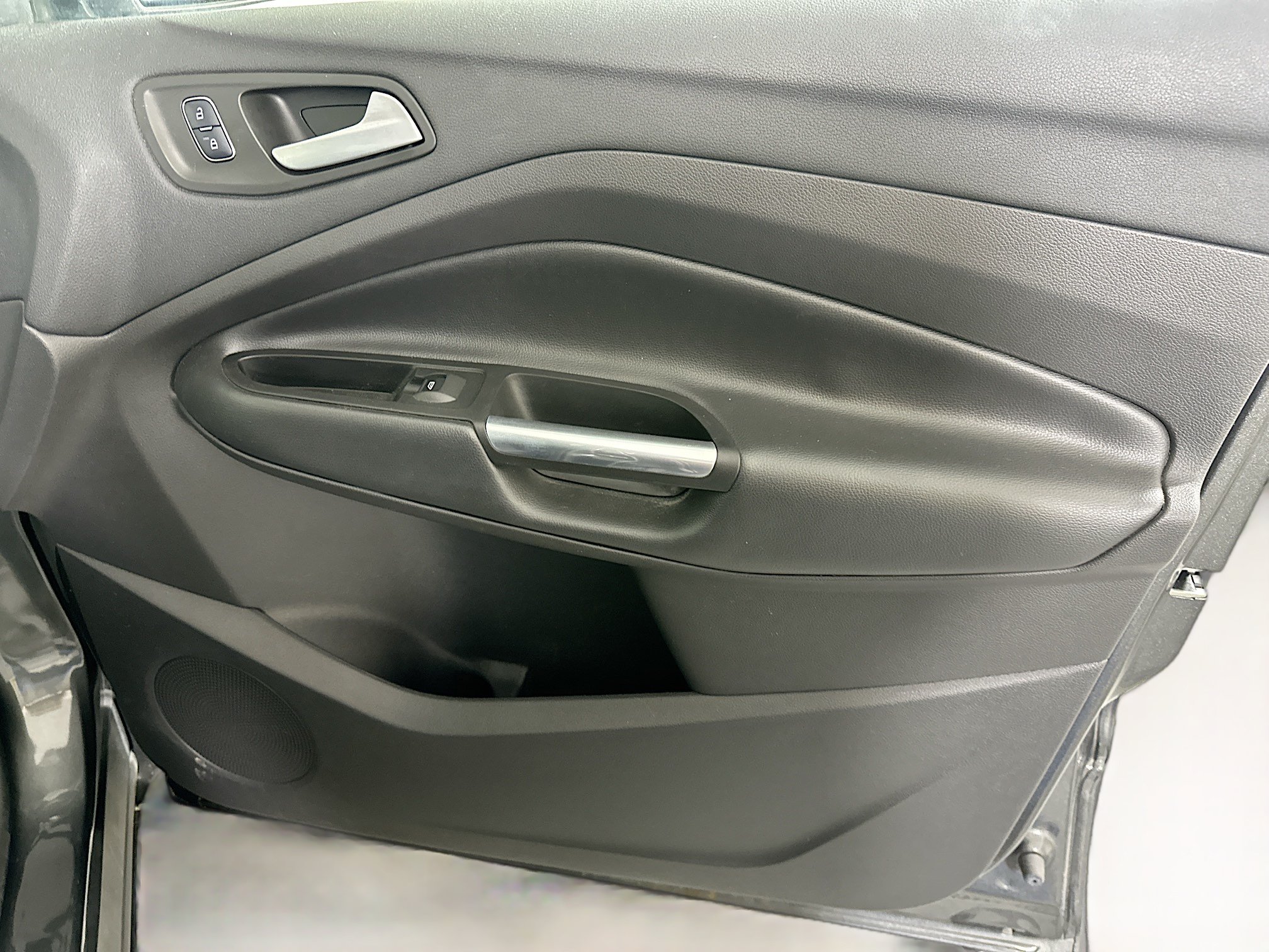 Used 2017 Ford Escape SE FWD image 30