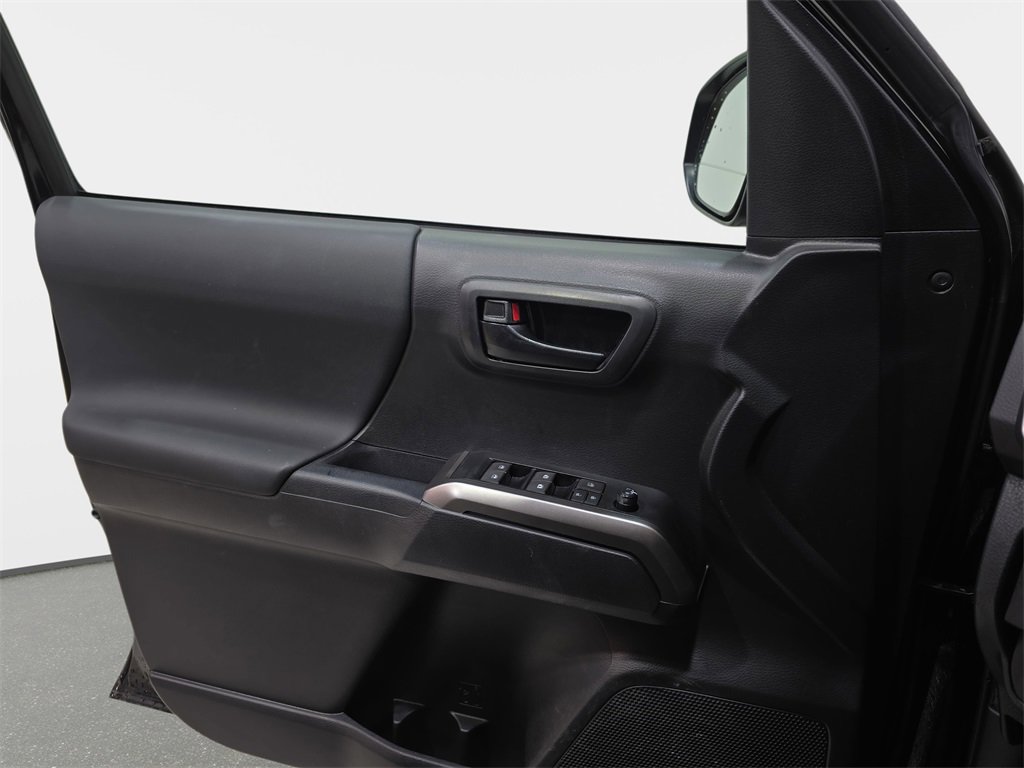 Used 2023 Toyota Tacoma 4x4 Double Cab image 29