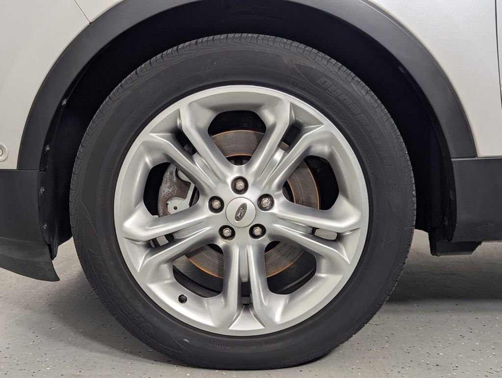 Used 2015 Ford Explorer Limited w/ Equipment Group 302A FWD image 11