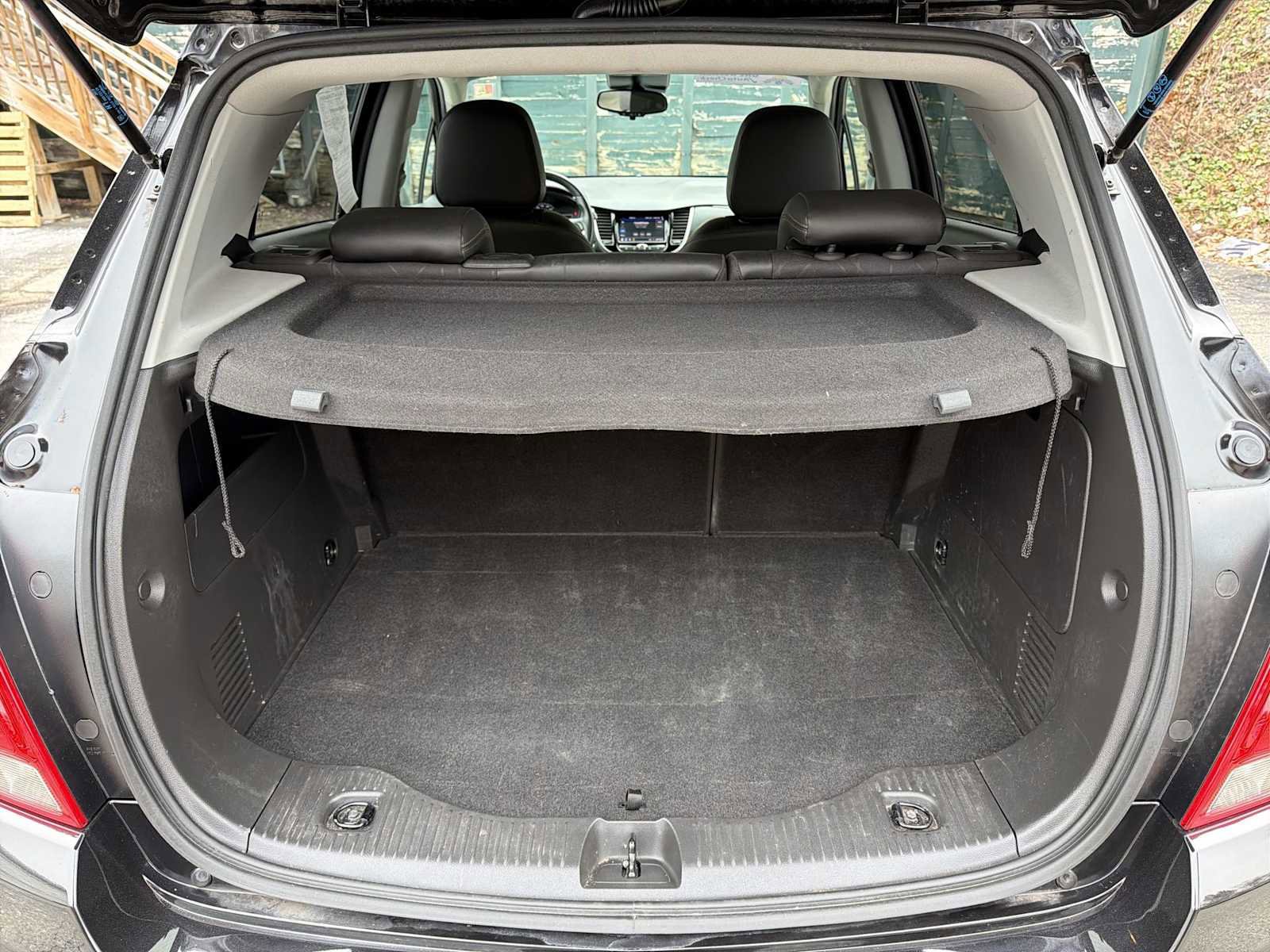 Certified 2022 Chevrolet Trax LT w/ LT Convenience Package image 24