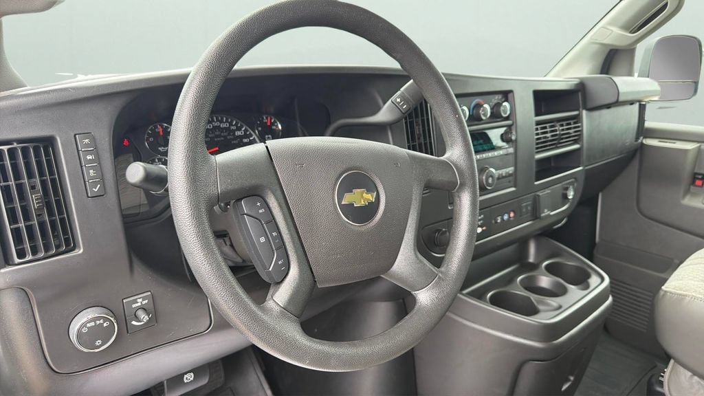 Used 2025 Chevrolet Express 3500 LT w/ LT Preferred Equipment Group RWD image 21