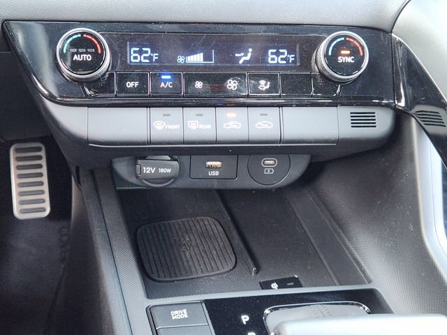 Certified 2025 Hyundai Elantra SEL image 15