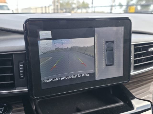 Used 2022 Ford Explorer Limited w/ Equipment Group 301A image 17