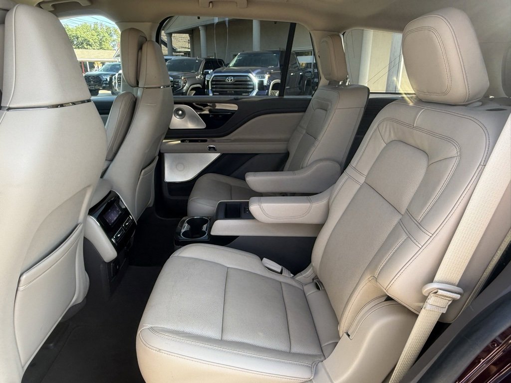 Used 2023 Lincoln Aviator Reserve w/ Equipment Group 201A image 18