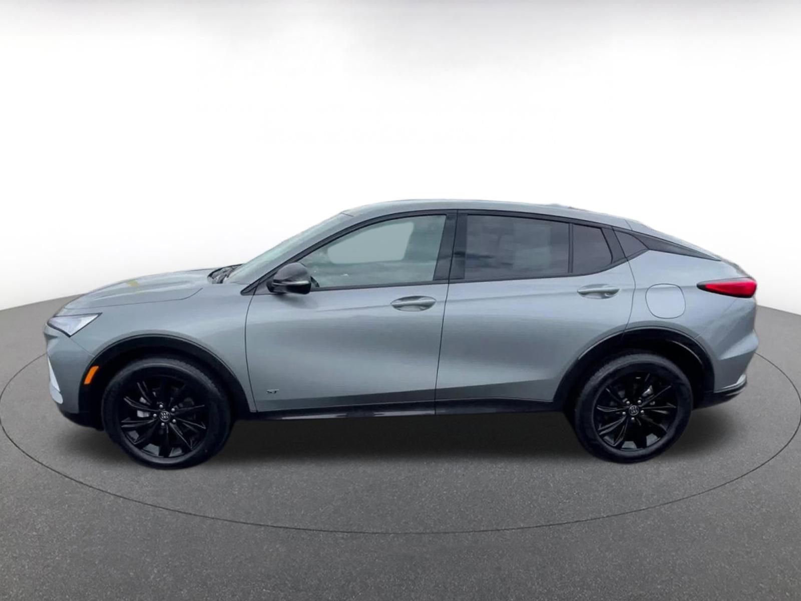 Used 2025 Buick Envista Sport Touring image 9