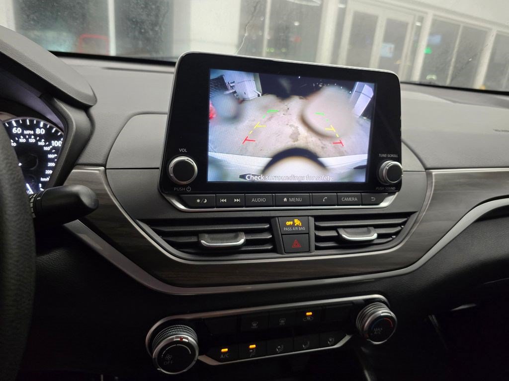 Used 2024 Nissan Altima 2.5 SV FWD image 22