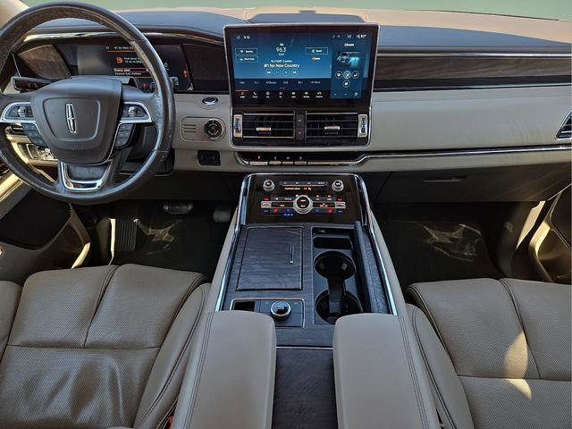 Used 2022 Lincoln Navigator L Reserve image 18