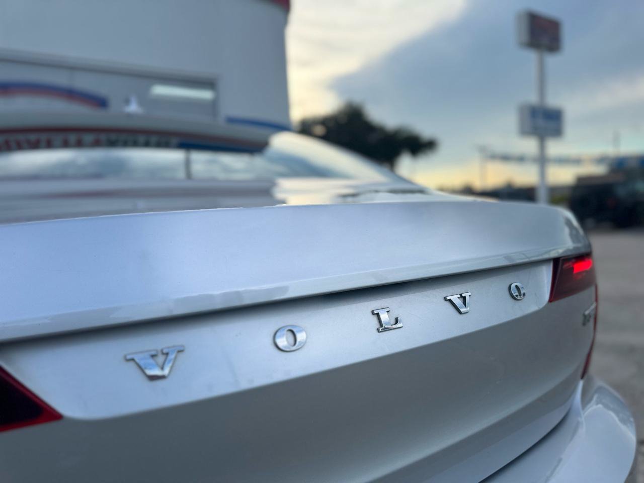 Used 2018 Volvo S90 T5 Momentum w/ Convenience Package AWD/4WD image 32