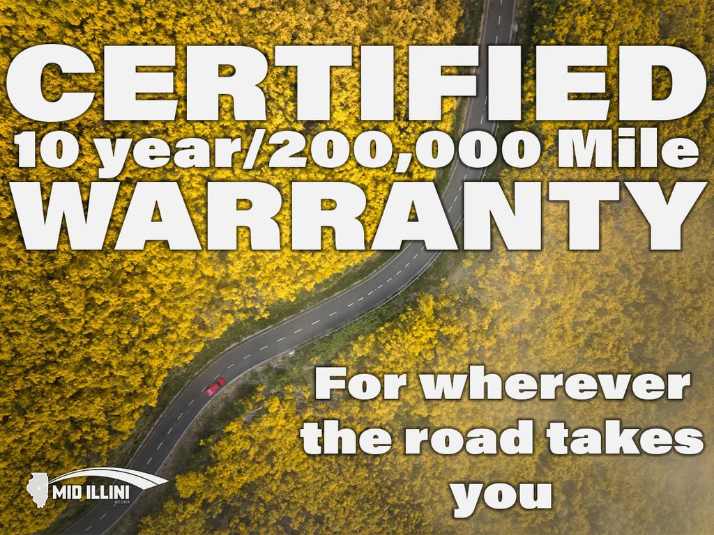 Used 2019 Nissan Pathfinder SV image 2