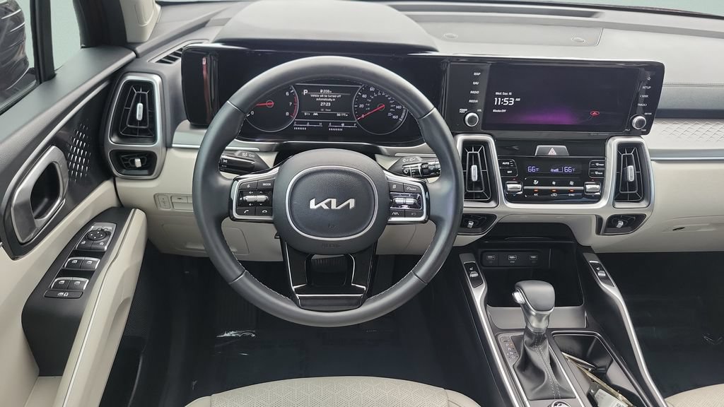 Used 2022 Kia Sorento S w/ Panoramic Sunroof Package FWD image 12