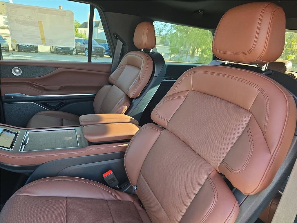 New 2026 Lincoln Navigator Reserve image 11