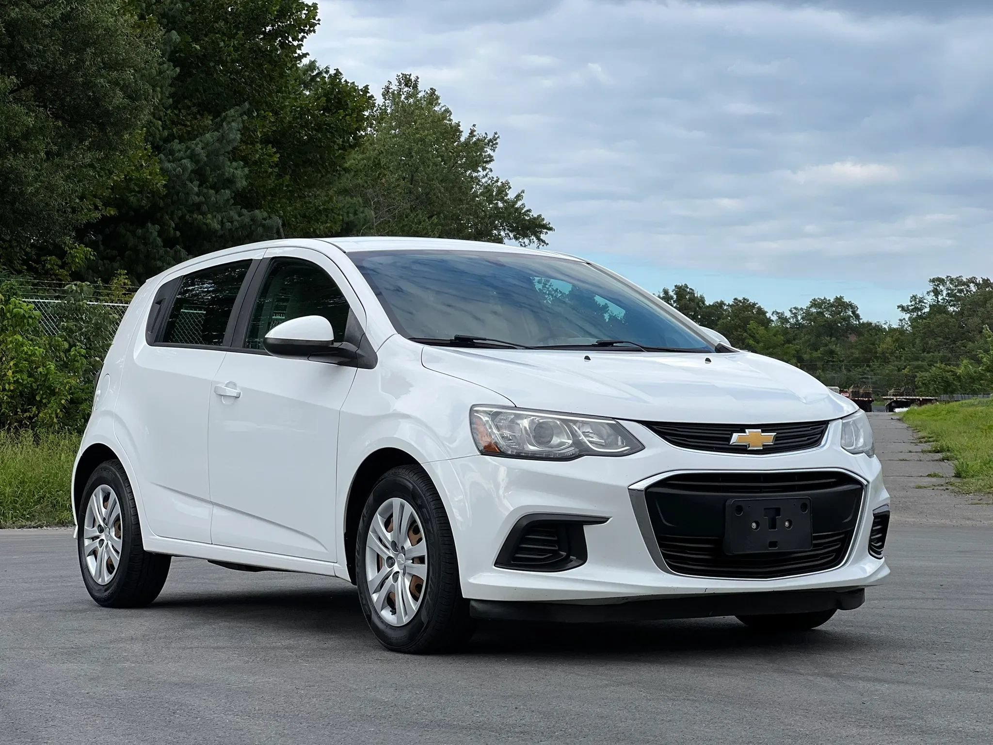 Used 2017 Chevrolet Sonic LT FWD image 7