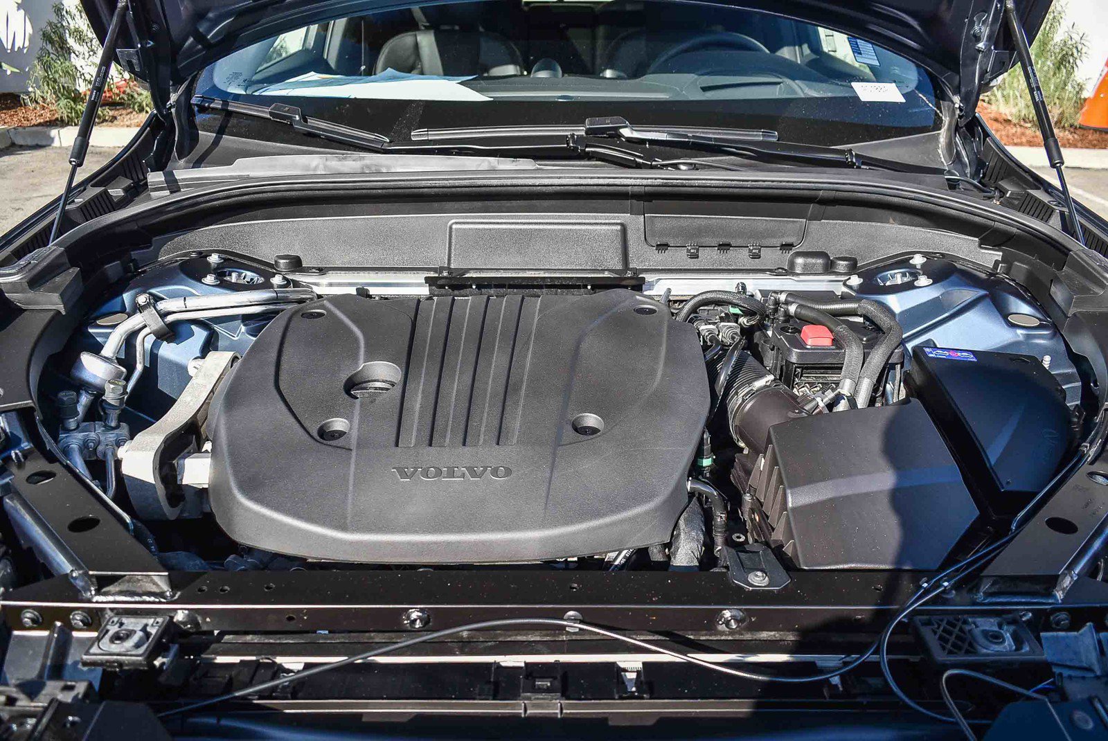 Used 2024 Volvo XC60 B5 Ultimate w/ Protection Package Premier image 27