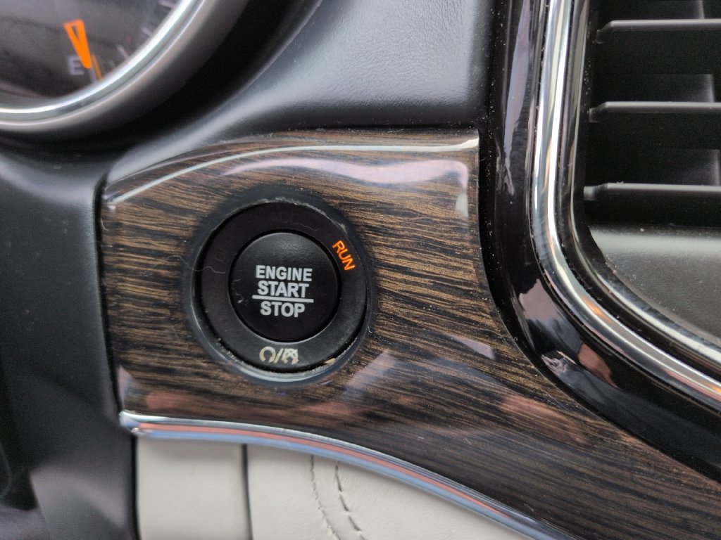 Used 2020 Jeep Grand Cherokee Summit AWD/4WD image 18