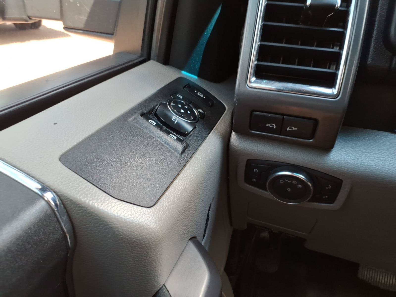 Used 2018 Ford F350 XLT w/ XLT Value Package AWD/4WD image 19