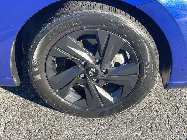 Used 2023 Hyundai Elantra Blue FWD image 8
