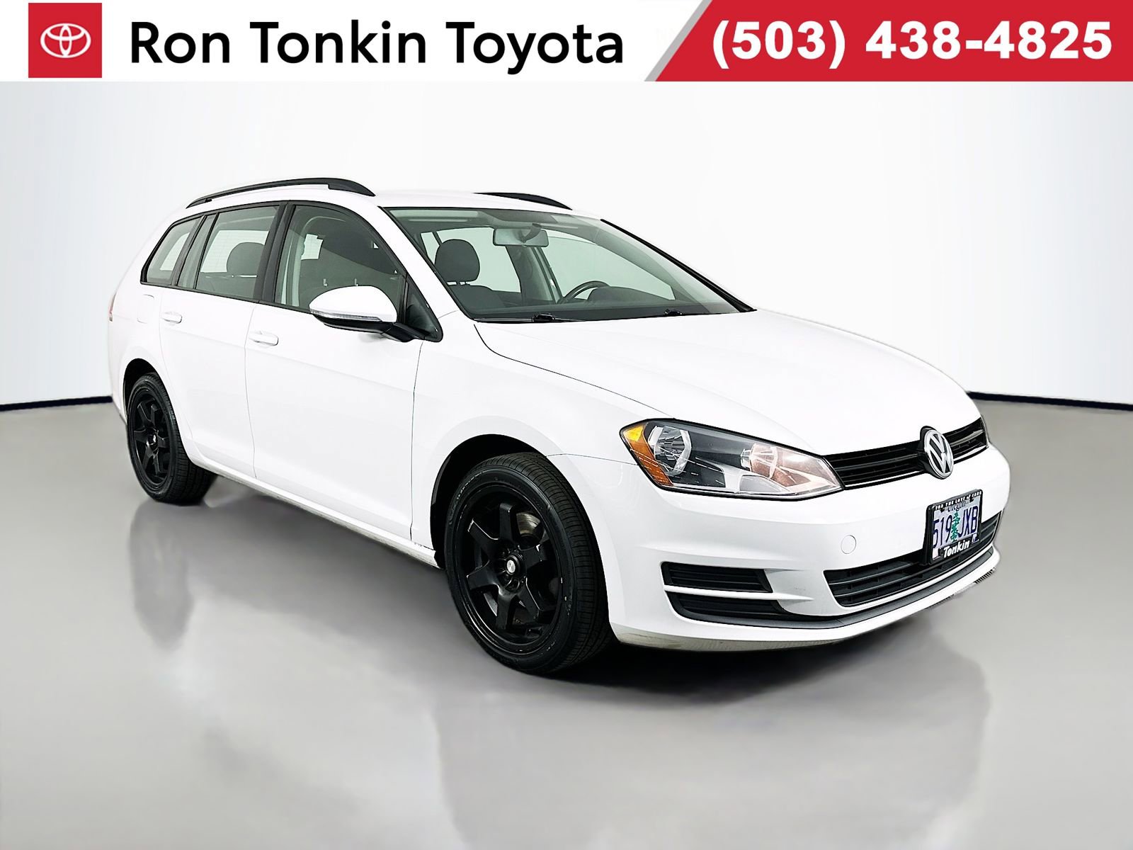 Used 2016 Volkswagen Golf S FWD image 1