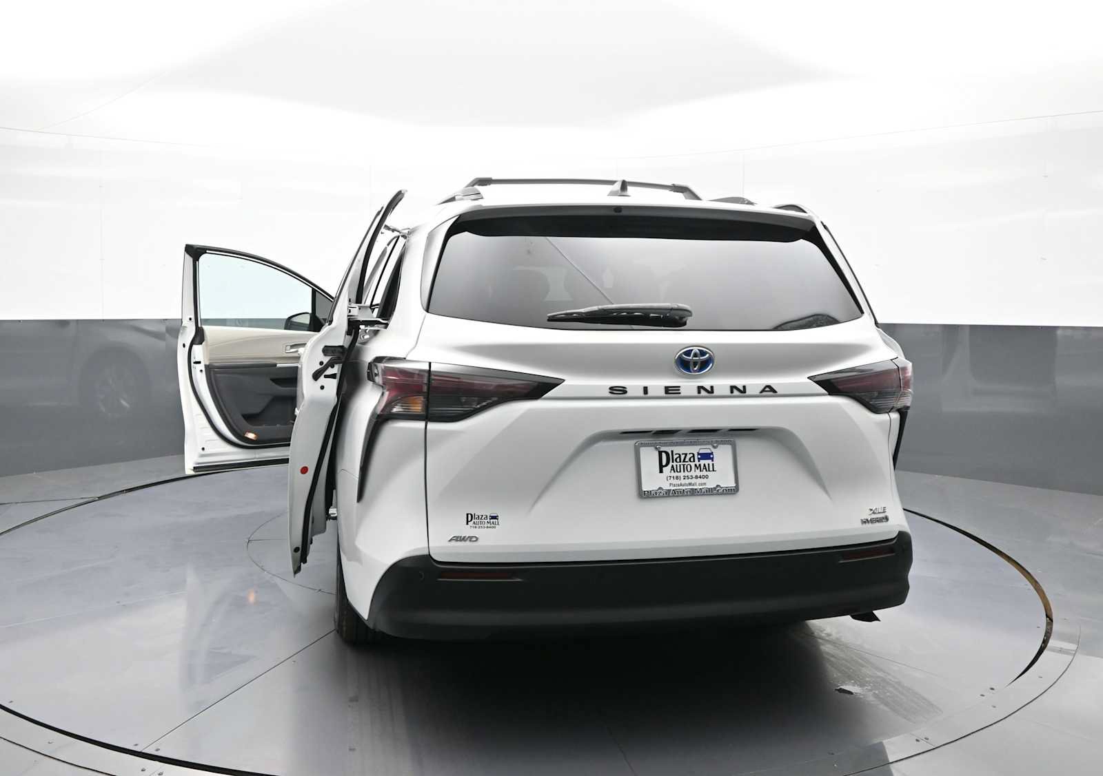 Used 2024 Toyota Sienna XLE w/ XLE Plus Package AWD/4WD image 49
